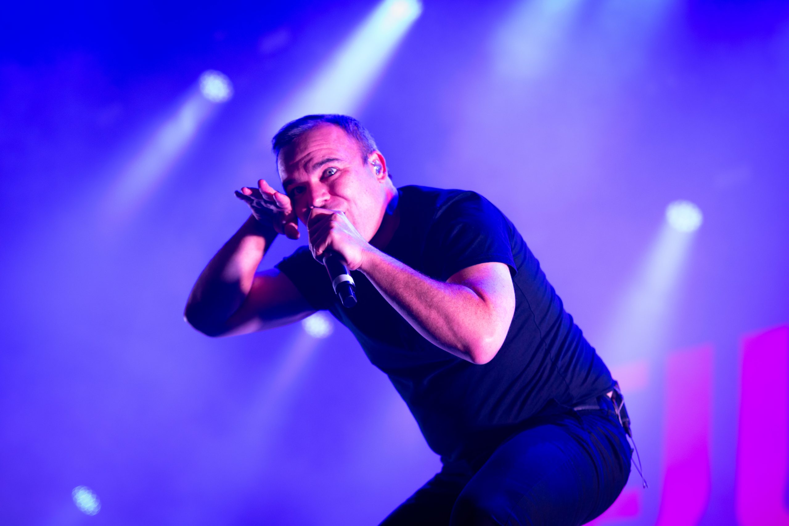 Future Islands – Bearded Theory